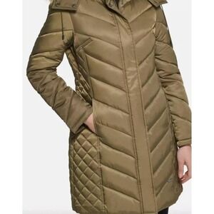 NWT Kenneth Cole Women's Hooded puffer coat jacket Olive M Faux-Fur trim quilted